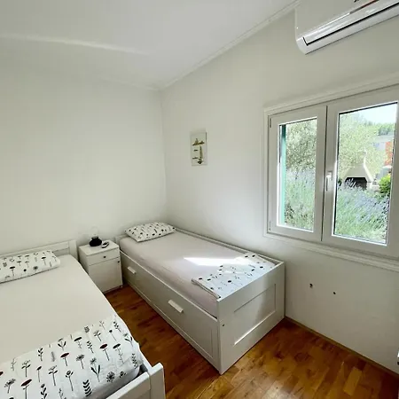 Holiday home Vacation House Lavanda Zadvarje