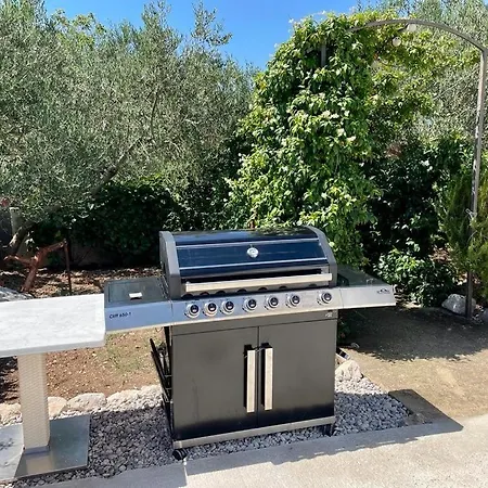 Lavanda New! Heated Pool بيت للعطل Zadvarje